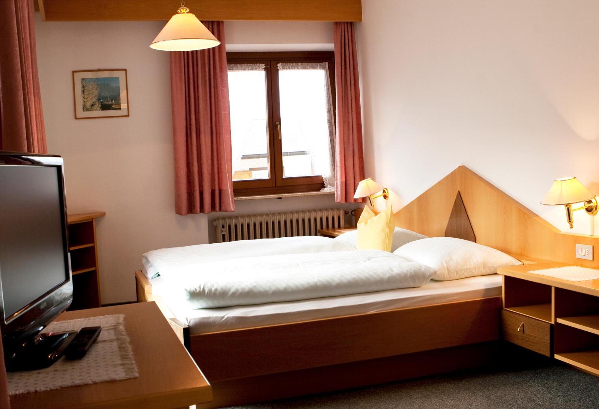 Garni Renzler Bed & Breakfast Rasun di Sopra Luaran gambar