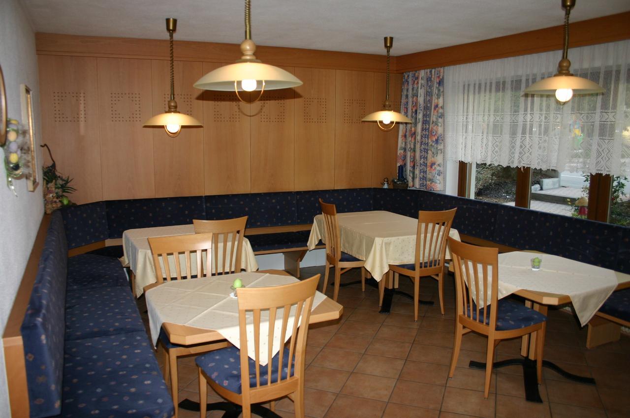 Garni Renzler Bed & Breakfast Rasun di Sopra Luaran gambar