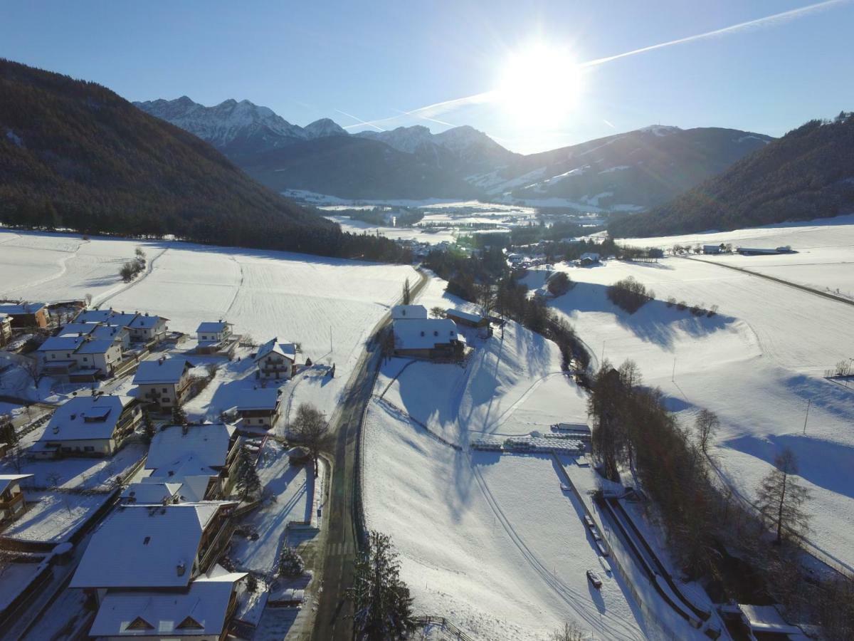 Garni Renzler Bed & Breakfast Rasun di Sopra Luaran gambar